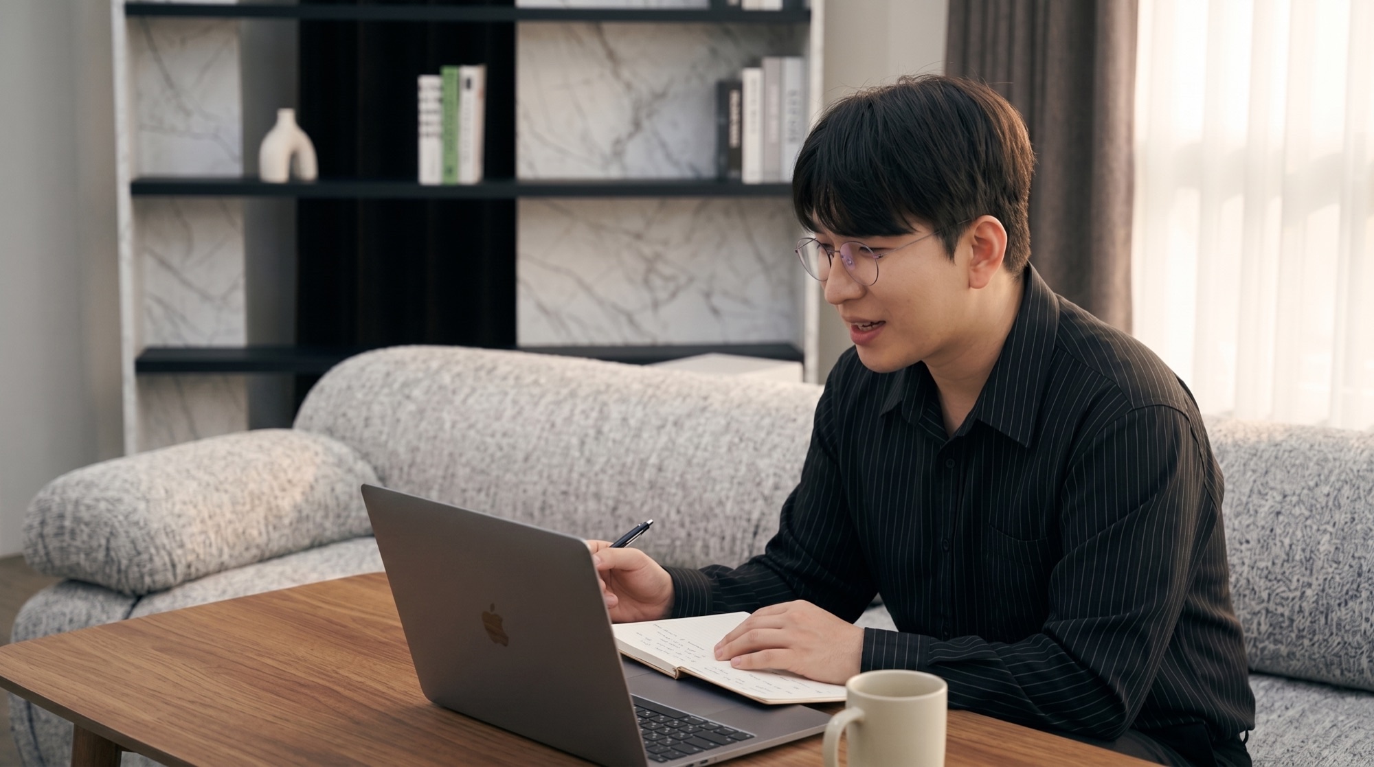 노트북 앞에서 진행하는 30분 온라인 첫 상담